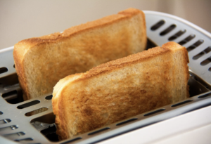 焼く：「トーストする」の英語表現